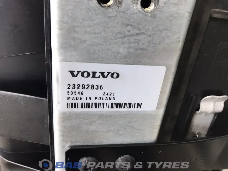 Volvo FH4 - Radiatori për Kamioni: foto 3 Volvo FH4 - Radiatori për Kamioni: foto 3