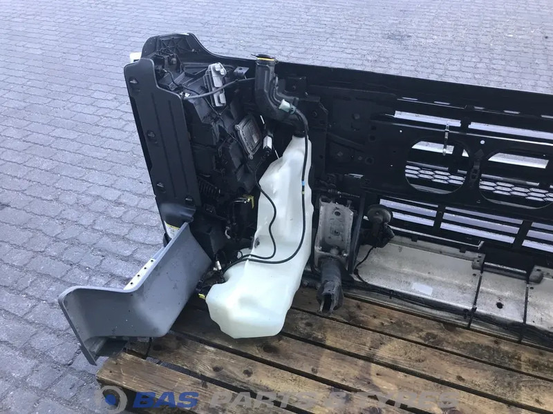 Volvo FM4 Bumper Volvo 84086799 - Parakolp për Kamioni: foto 4 Volvo FM4 Bumper Volvo 84086799 - Parakolp për Kamioni: foto 4