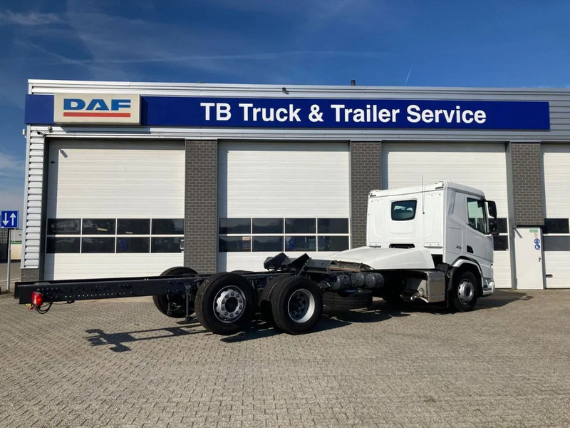 DAF XD 450 FAN CHASSIS SLEEPER CAB PTO STEERING LIFTAXLE 480WB - NEW - Kamion kabinë-shasi: foto 3 DAF XD 450 FAN CHASSIS SLEEPER CAB PTO STEERING LIFTAXLE 480WB - NEW - Kamion kabinë-shasi: foto 3