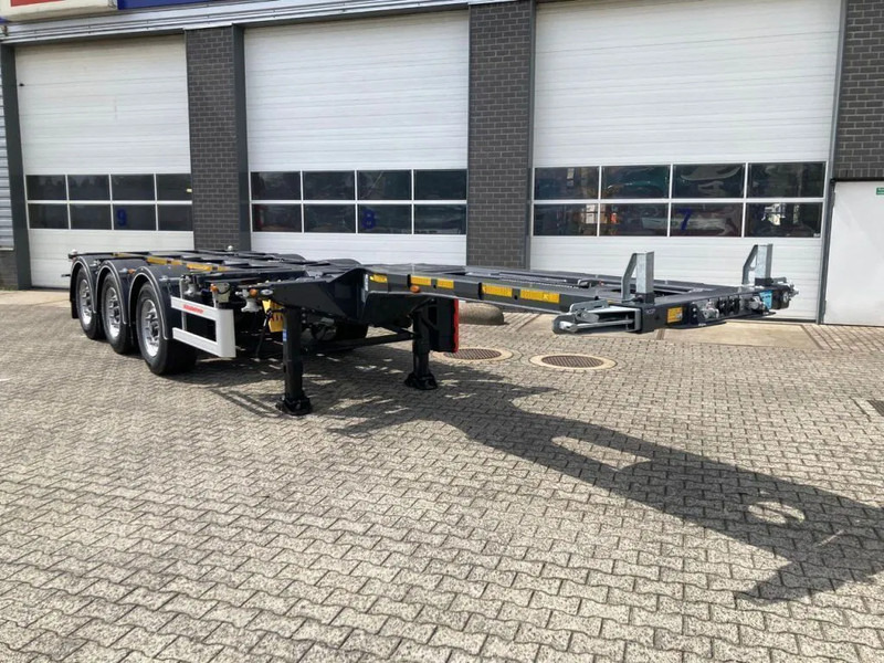 Kässbohrer SHG AVMH / 45 - 12 / 27 - Multi uitschuifbaar chassis -> 20"/30"/40"/45" - Transportjer kontejnerësh/ Gjysmë rimorkio me karroceri të çmontueshme: foto 4 Kässbohrer SHG AVMH / 45 - 12 / 27 - Multi uitschuifbaar chassis -> 20"/30"/40"/45" - Transportjer kontejnerësh/ Gjysmë rimorkio me karroceri të çmontueshme: foto 4