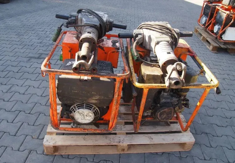 Agregat Bosch 2006 i Młot do kucia - Pajisje ndërtimi: foto 1 Agregat Bosch 2006 i Młot do kucia - Pajisje ndërtimi: foto 1