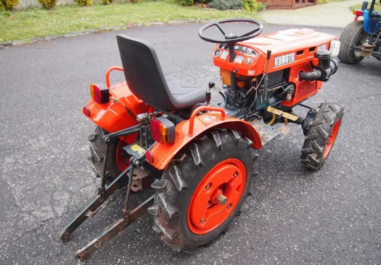 Ciągnik Kubota B6100 1995 4x4 - Traktor: foto 5 Ciągnik Kubota B6100 1995 4x4 - Traktor: foto 5