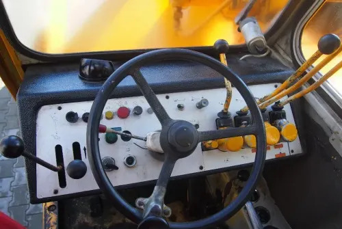 Dźwig Demag V72 1991 Dźwig żuraw Demag V72 12T 13m - Autovinç: foto 4 Dźwig Demag V72 1991 Dźwig żuraw Demag V72 12T 13m - Autovinç: foto 4