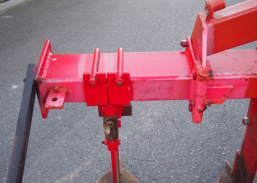 Głębosz Demblon 2008 - Plug për punime të thella: foto 4 Głębosz Demblon 2008 - Plug për punime të thella: foto 4