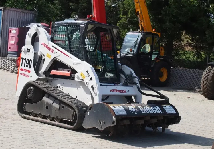 Miniładowarka Bobcat T190 2012 - Mini fadrom: foto 4 Miniładowarka Bobcat T190 2012 - Mini fadrom: foto 4