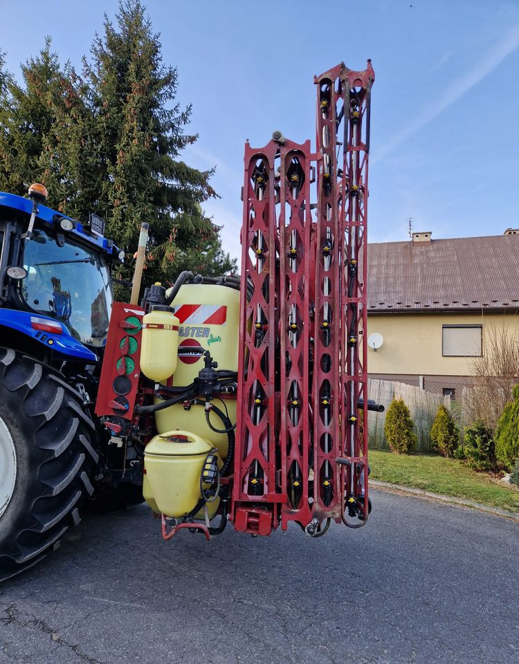 Opryskiwacz Hardi Master plus 1200 2014 Opryskiwacz zawieszany HARDI - Spërkatës i montuar në traktor: foto 1 Opryskiwacz Hardi Master plus 1200 2014 Opryskiwacz zawieszany HARDI - Spërkatës i montuar në traktor: foto 1