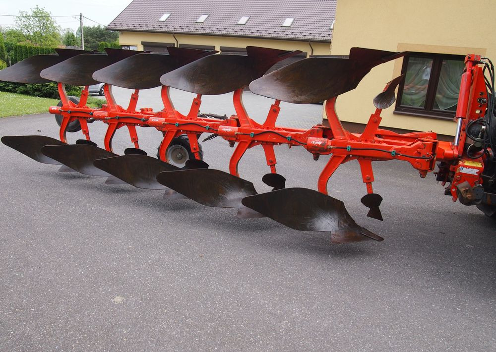 Pług obrotowy Kuhn Kuhn Vari-Master 150 4+1 Pług obracany Kuhn Vari-Master 150 4+1 - Plug: foto 1 Pług obrotowy Kuhn Kuhn Vari-Master 150 4+1 Pług obracany Kuhn Vari-Master 150 4+1 - Plug: foto 1