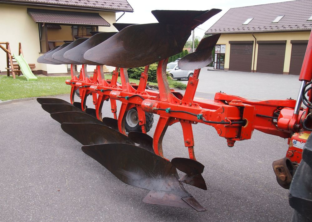 Pług obrotowy Kuhn Kuhn Vari-Master 150 4+1 Pług obracany Kuhn Vari-Master 150 4+1 - Plug: foto 5 Pług obrotowy Kuhn Kuhn Vari-Master 150 4+1 Pług obracany Kuhn Vari-Master 150 4+1 - Plug: foto 5