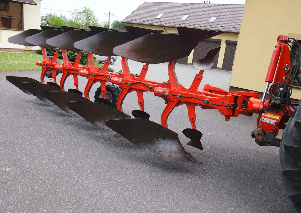 Pług obrotowy Kuhn Kuhn Vari-Master 150 4+1 Pług obracany Kuhn Vari-Master 150 4+1 - Plug: foto 3 Pług obrotowy Kuhn Kuhn Vari-Master 150 4+1 Pług obracany Kuhn Vari-Master 150 4+1 - Plug: foto 3