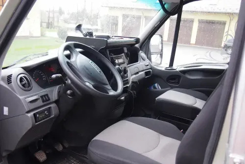 Samochód Iveco Daily 35c21 2012 DMC 3,5T DOKA dubel kabina - Kamioncine me tendë, Kamioncine dopio kabinë: foto 5 Samochód Iveco Daily 35c21 2012 DMC 3,5T DOKA dubel kabina - Kamioncine me tendë, Kamioncine dopio kabinë: foto 5