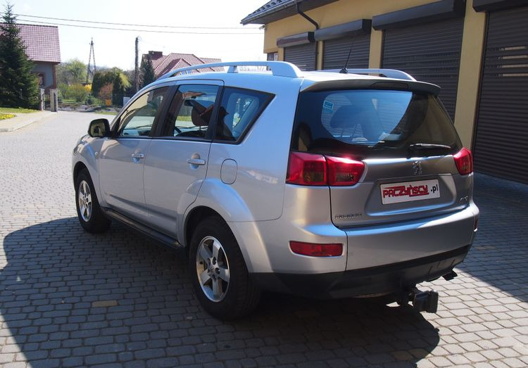 Samochód Peugeot 4007 2,2 HDI 7-osobowy 2009 Peugot 4007 7-osobowy 4x4 - Veturë: foto 4 Samochód Peugeot 4007 2,2 HDI 7-osobowy 2009 Peugot 4007 7-osobowy 4x4 - Veturë: foto 4