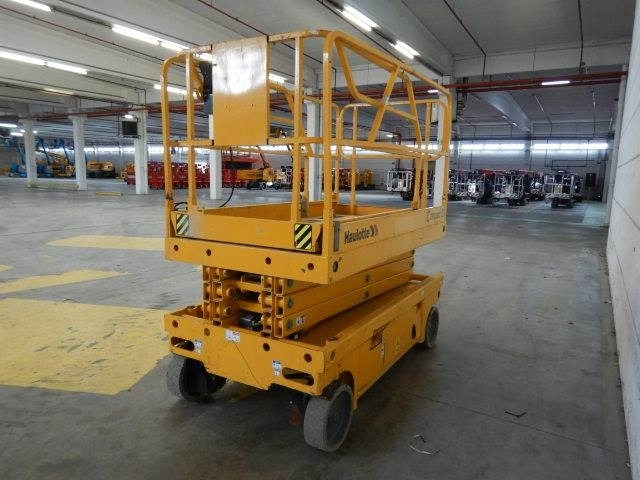 Haulotte Compact 10 - Ngritës gërshërë: foto 4 Haulotte Compact 10 - Ngritës gërshërë: foto 4