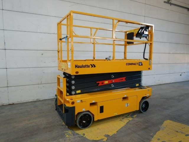 Haulotte Compact 12 AE - Ngritës gërshërë: foto 2 Haulotte Compact 12 AE - Ngritës gërshërë: foto 2