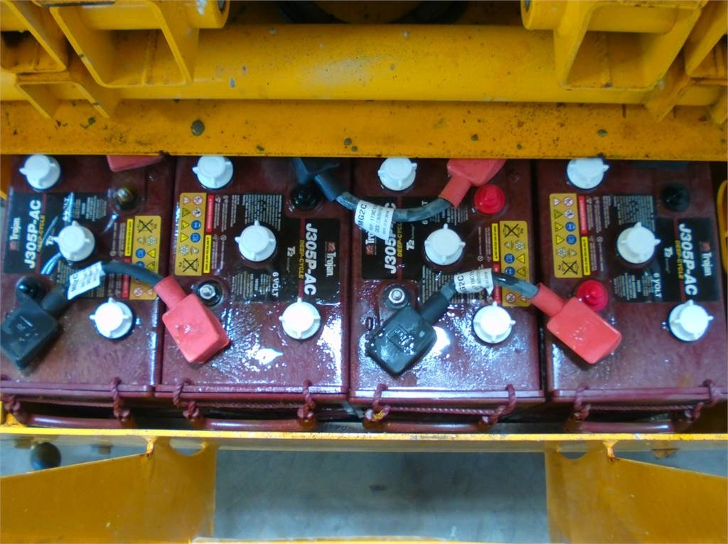 Haulotte Compact 12 - Ngritës gërshërë: foto 5 Haulotte Compact 12 - Ngritës gërshërë: foto 5