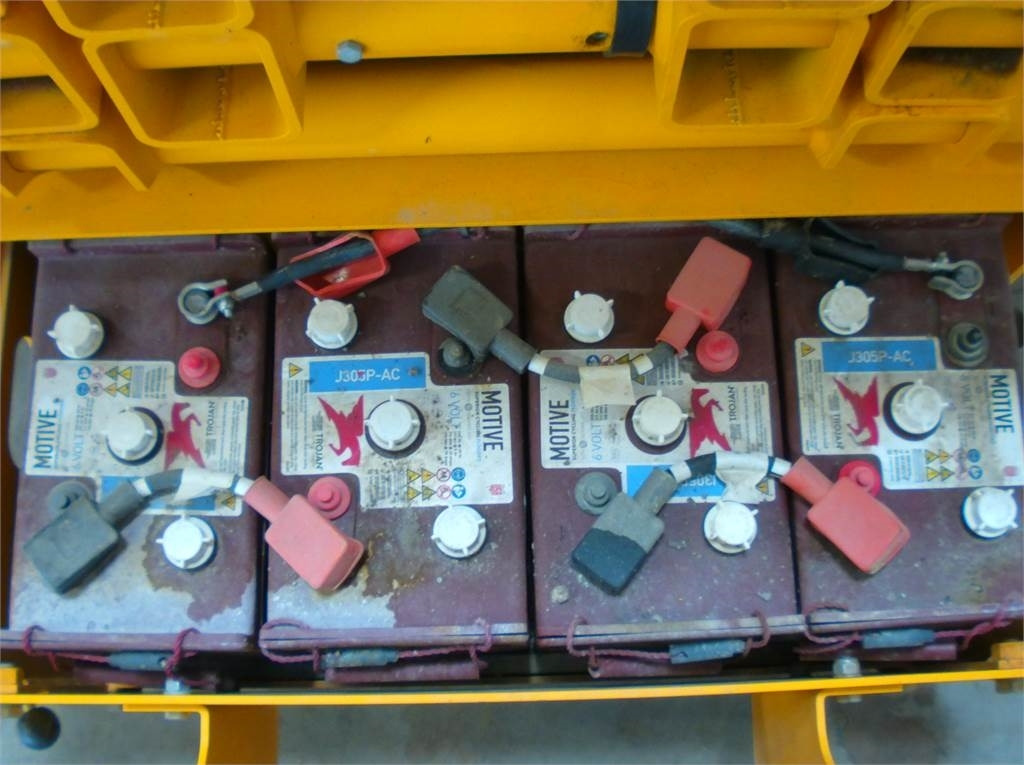 Haulotte Compact 14 - Ngritës gërshërë: foto 5 Haulotte Compact 14 - Ngritës gërshërë: foto 5