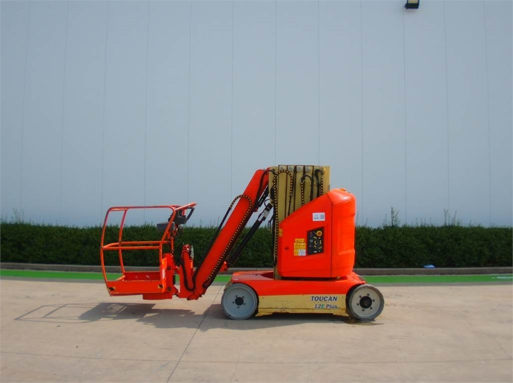 JLG Toucan 12E+ - Ngritës me direk vertikal: foto 1 JLG Toucan 12E+ - Ngritës me direk vertikal: foto 1