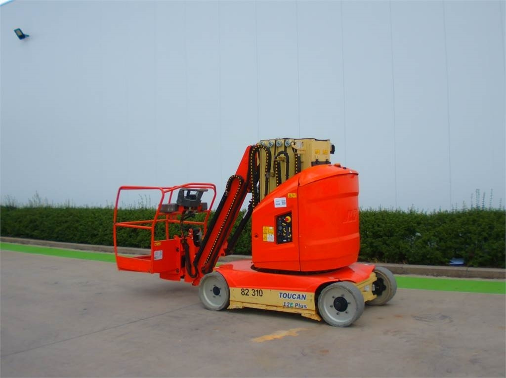 JLG Toucan 12E+ - Ngritës me direk vertikal: foto 3 JLG Toucan 12E+ - Ngritës me direk vertikal: foto 3