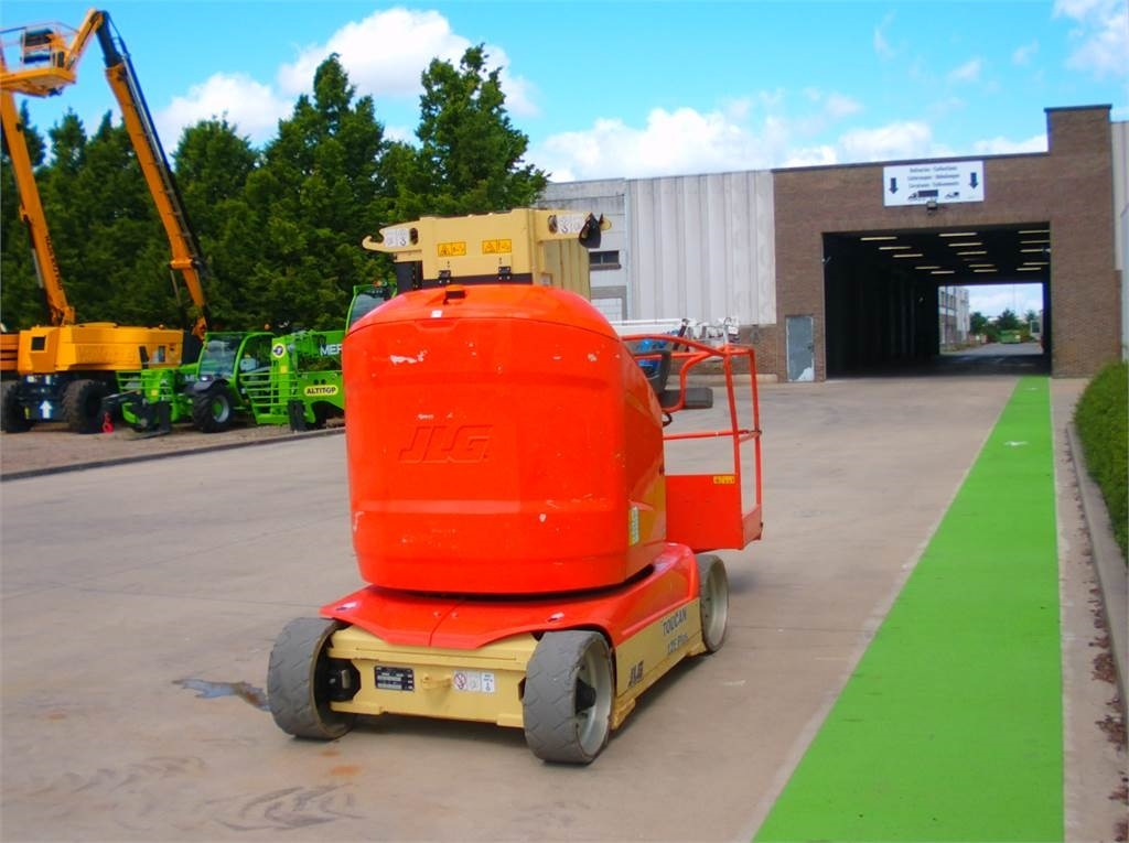 JLG Toucan 12E+ - Ngritës me direk vertikal: foto 4 JLG Toucan 12E+ - Ngritës me direk vertikal: foto 4