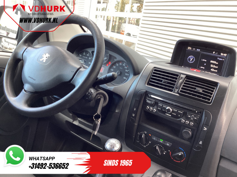 Peugeot Expert 2.0 HDI 130 pk L2 Dubbel Cabine DC EXPORT Airco/ Cruise/ Navi/ PDC/ Trekhaak - Furgon i vogël, Kamioncine dopio kabinë: foto 3 Peugeot Expert 2.0 HDI 130 pk L2 Dubbel Cabine DC EXPORT Airco/ Cruise/ Navi/ PDC/ Trekhaak - Furgon i vogël, Kamioncine dopio kabinë: foto 3