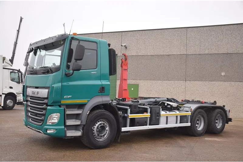 DAF CF 480 - Kamion vetëngarkues: foto 2 DAF CF 480 - Kamion vetëngarkues: foto 2