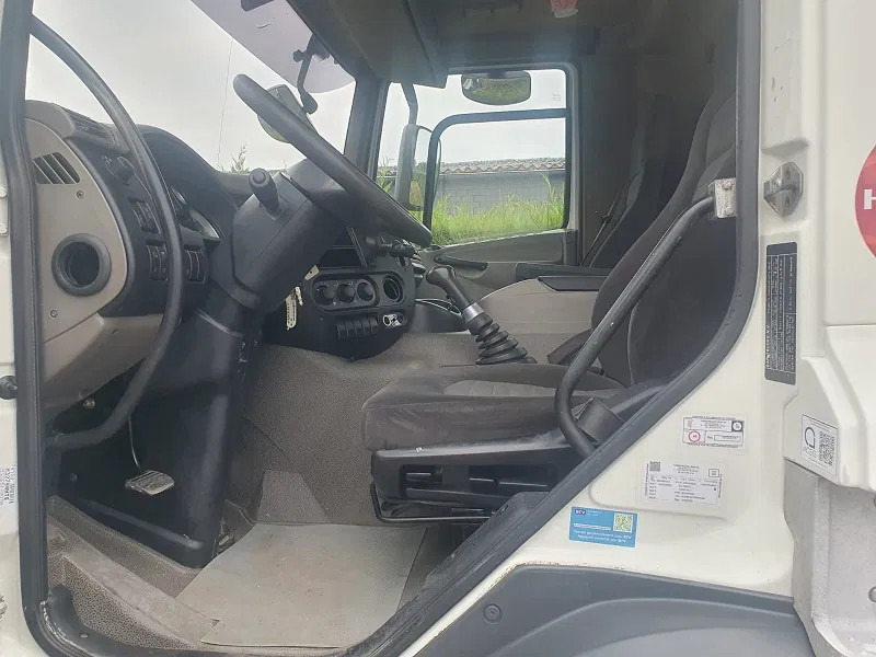 DAF CF 75.310 - Kamion me vinç: foto 4 DAF CF 75.310 - Kamion me vinç: foto 4