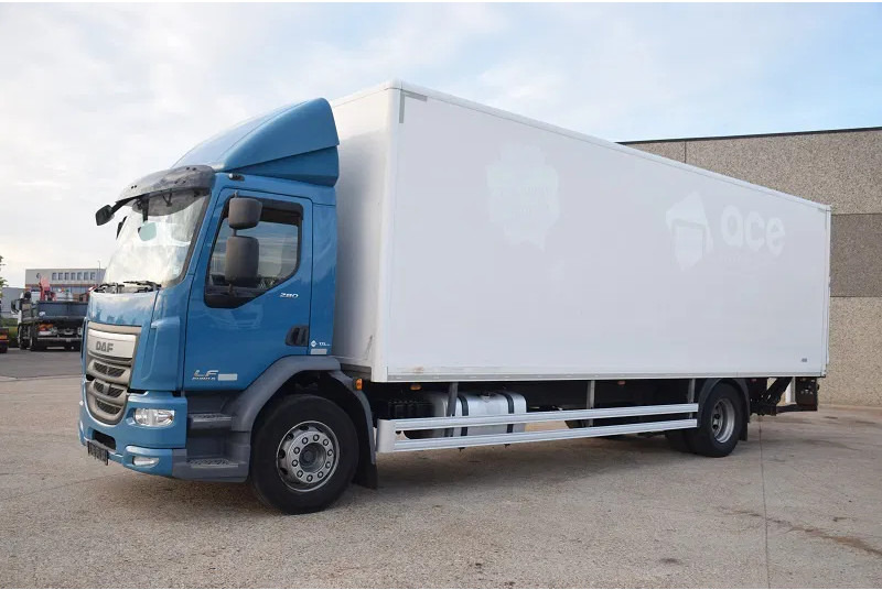 DAF LF 280 - Kamion vagonetë: foto 3 DAF LF 280 - Kamion vagonetë: foto 3