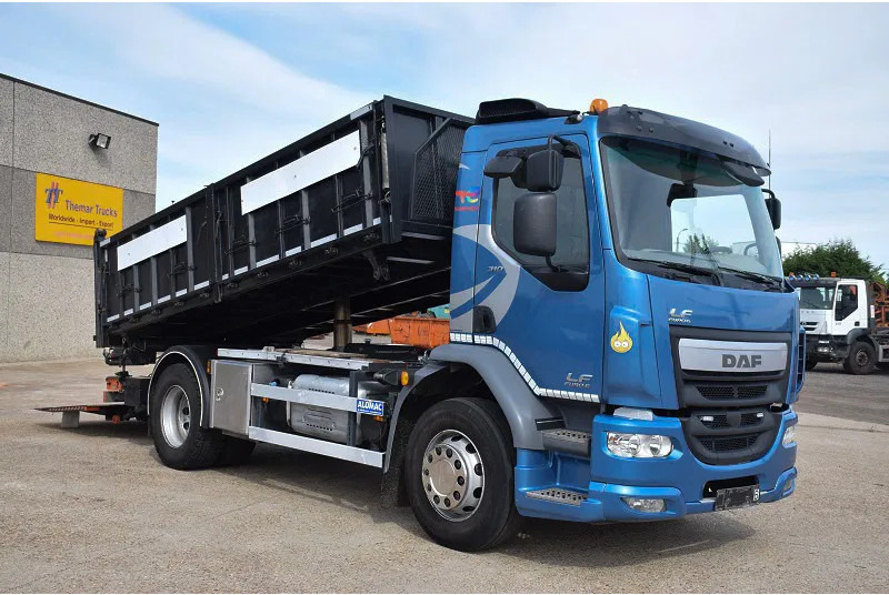 DAF LF 310 - Kamion vetëshkarkues: foto 1 DAF LF 310 - Kamion vetëshkarkues: foto 1