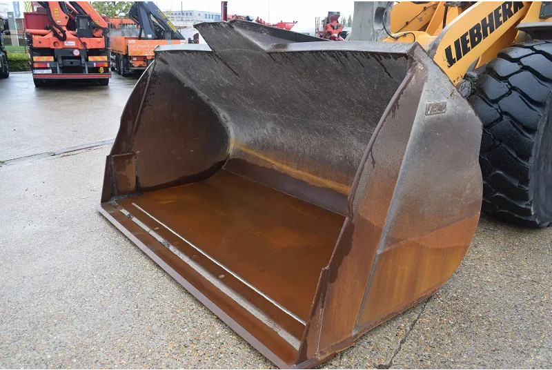 Liebherr L576 X power -stock id93 - Fadrom me goma: foto 4 Liebherr L576 X power -stock id93 - Fadrom me goma: foto 4