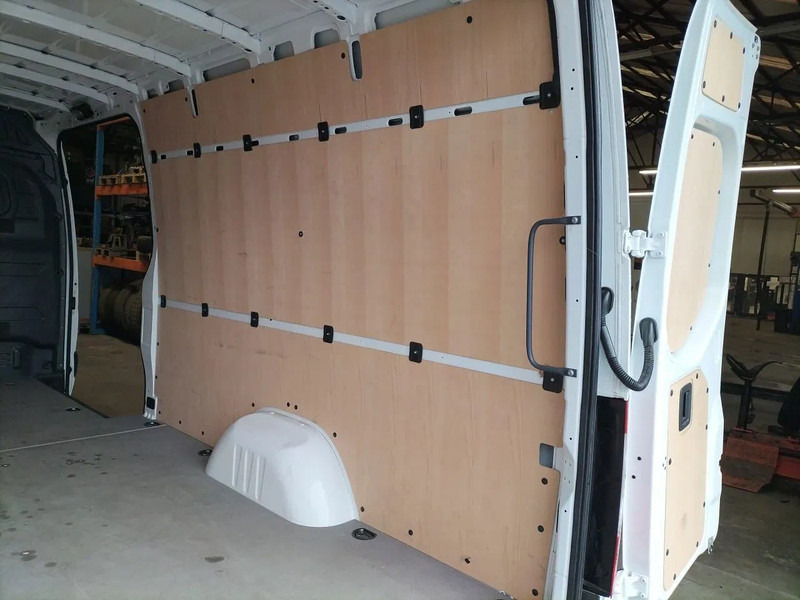 Mercedes-Benz Binnenbekleding L2H2 Sprinter - Kabina dhe interier për Kamioncine: foto 3 Mercedes-Benz Binnenbekleding L2H2 Sprinter - Kabina dhe interier për Kamioncine: foto 3