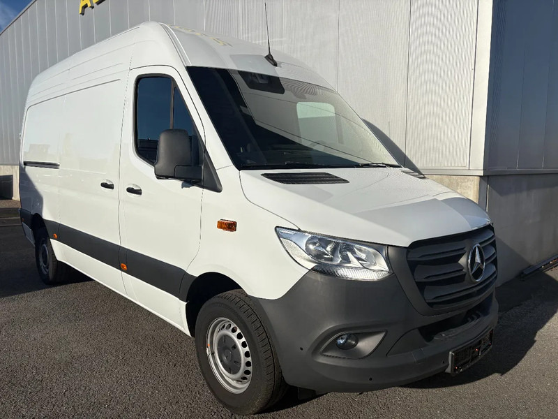 Mercedes-Benz Sprinter 317 L2H2*360°Camera*Airco*Navigatie*Zetelverwarming - Furgon: foto 2 Mercedes-Benz Sprinter 317 L2H2*360°Camera*Airco*Navigatie*Zetelverwarming - Furgon: foto 2