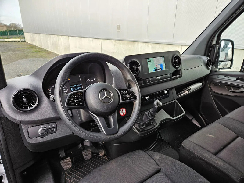 Mercedes-Benz Sprinter 317 L2H2*Achteruitrijcamera*360°camera*Zetelverwarming* - Furgon: foto 4 Mercedes-Benz Sprinter 317 L2H2*Achteruitrijcamera*360°camera*Zetelverwarming* - Furgon: foto 4