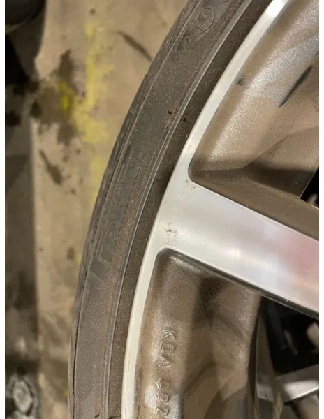 Pirelli *Brock velgen met Pirelli banden *235/35 ZR19 - Goma dhe bandazhe për Veturë: foto 2 Pirelli *Brock velgen met Pirelli banden *235/35 ZR19 - Goma dhe bandazhe për Veturë: foto 2