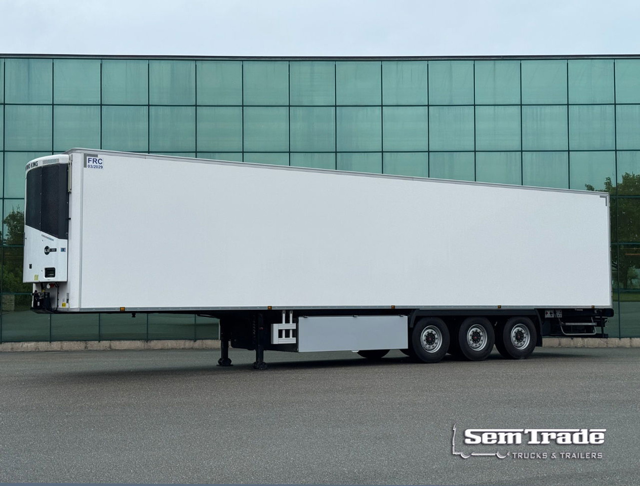Chereau CSD3 247 CM Wide 265 CM High Thermo King SLXi300 With Only 850 Hours NEW Condition - Gjysmë rimorkio frigorifer: foto 1 Chereau CSD3 247 CM Wide 265 CM High Thermo King SLXi300 With Only 850 Hours NEW Condition - Gjysmë rimorkio frigorifer: foto 1