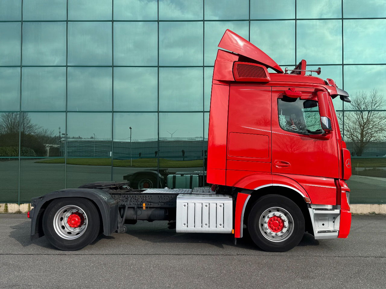 Mercedes-Benz Actros 1842 Full AIR Only 416.000 KM Euro 6 TOP Condition NL Truck - Gjysmë-kamion: foto 5 Mercedes-Benz Actros 1842 Full AIR Only 416.000 KM Euro 6 TOP Condition NL Truck - Gjysmë-kamion: foto 5