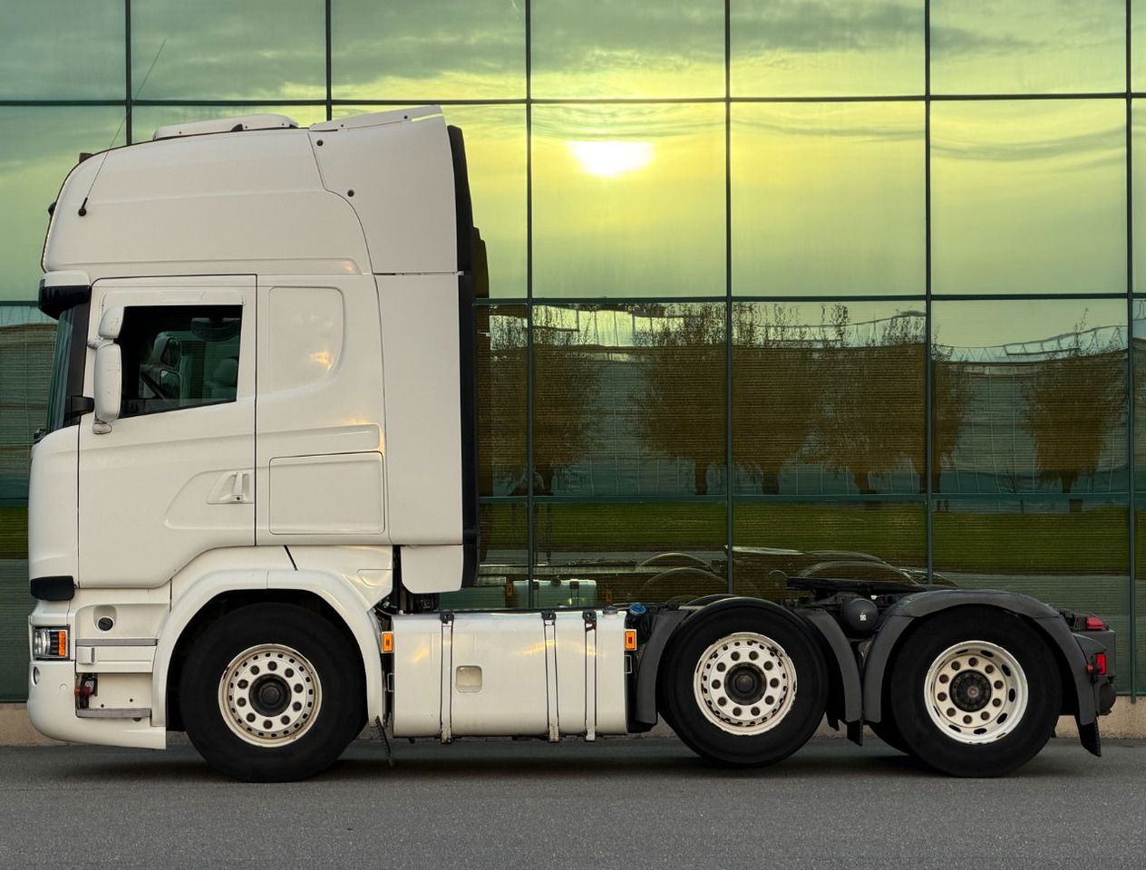 Scania R450 Topline 6X2 Twinsteer Retarder 2X Tanks Park Cooling TOP Condition - Gjysmë-kamion: foto 2 Scania R450 Topline 6X2 Twinsteer Retarder 2X Tanks Park Cooling TOP Condition - Gjysmë-kamion: foto 2