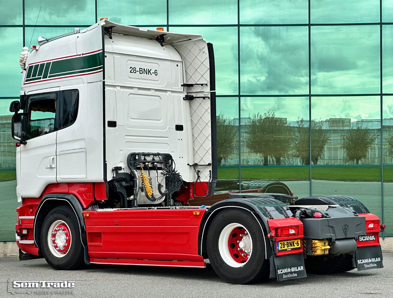 Scania R580 V8 Topline King OF THE Road Retarder Full AIR Special Interior 2X Tanks Super Condition - Gjysmë-kamion: foto 3 Scania R580 V8 Topline King OF THE Road Retarder Full AIR Special Interior 2X Tanks Super Condition - Gjysmë-kamion: foto 3