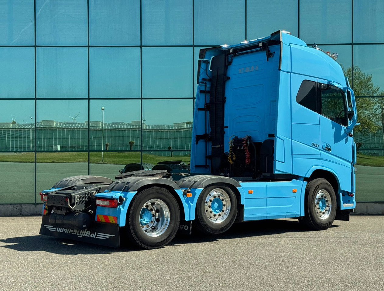 Volvo FH 500 6X2 Globetrotter 2x Tanks 672.000 KM TOP Condition NL Truck - Gjysmë-kamion: foto 4 Volvo FH 500 6X2 Globetrotter 2x Tanks 672.000 KM TOP Condition NL Truck - Gjysmë-kamion: foto 4