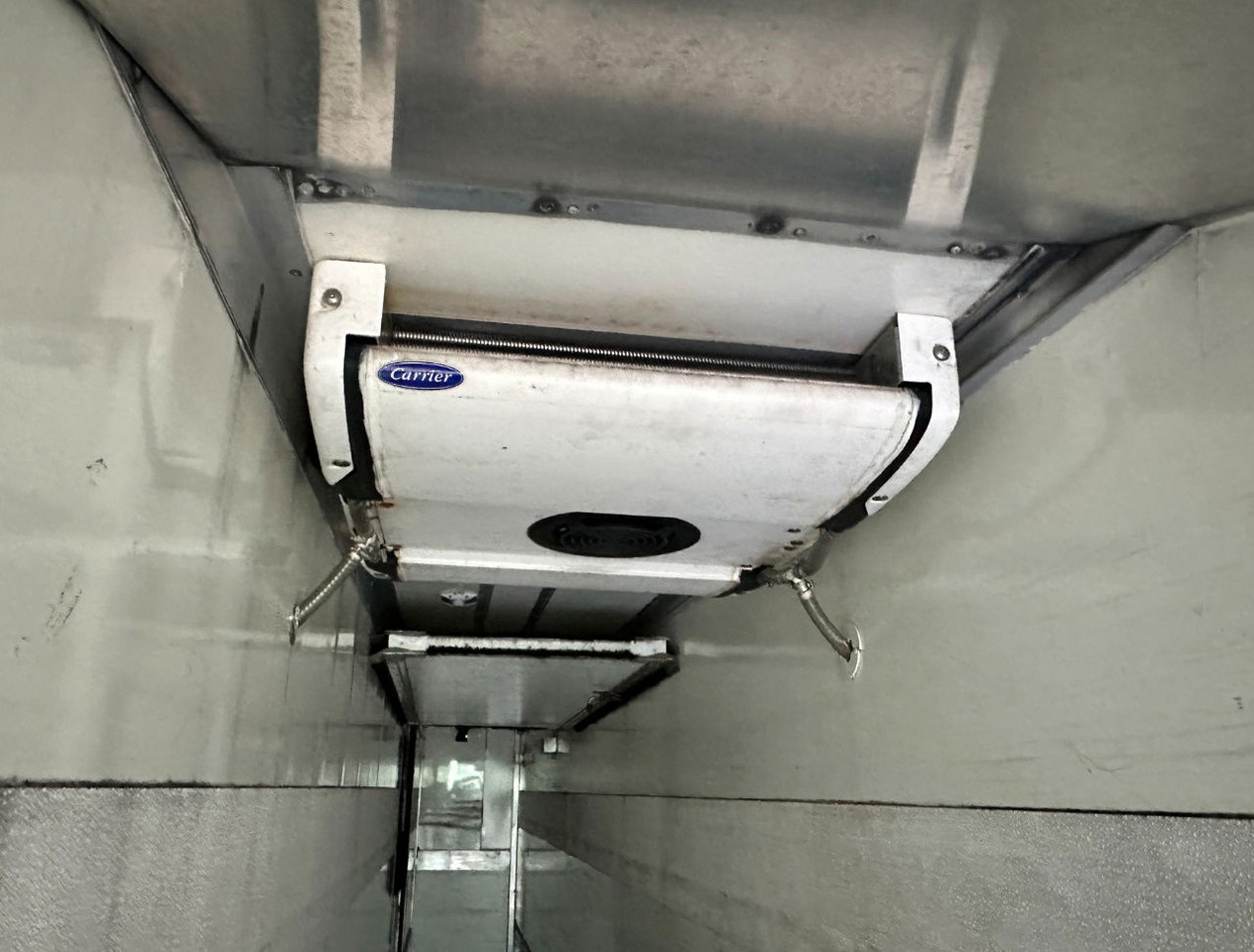 Gjysmë rimorkio frigorifer Gray and Adams City Trailer Carrier Vector 1850 MT TRI-Temp Tail Lift Side Door Steering Axle 3 Pieces Available: foto 17 Gjysmë rimorkio frigorifer Gray and Adams City Trailer Carrier Vector 1850 MT TRI-Temp Tail Lift Side Door Steering Axle 3 Pieces Available: foto 17