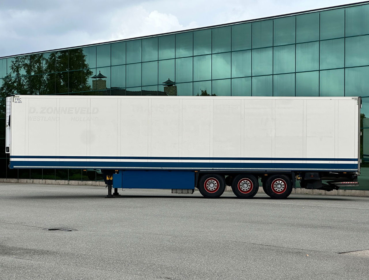 Schmitz Cargobull SCBS3B Carrier Vector 1550 Only 3367 Engine Hours Flowerwide 270 CM High Inside Lift Axle Tail Lift - Gjysmë rimorkio frigorifer: foto 2 Schmitz Cargobull SCBS3B Carrier Vector 1550 Only 3367 Engine Hours Flowerwide 270 CM High Inside Lift Axle Tail Lift - Gjysmë rimorkio frigorifer: foto 2