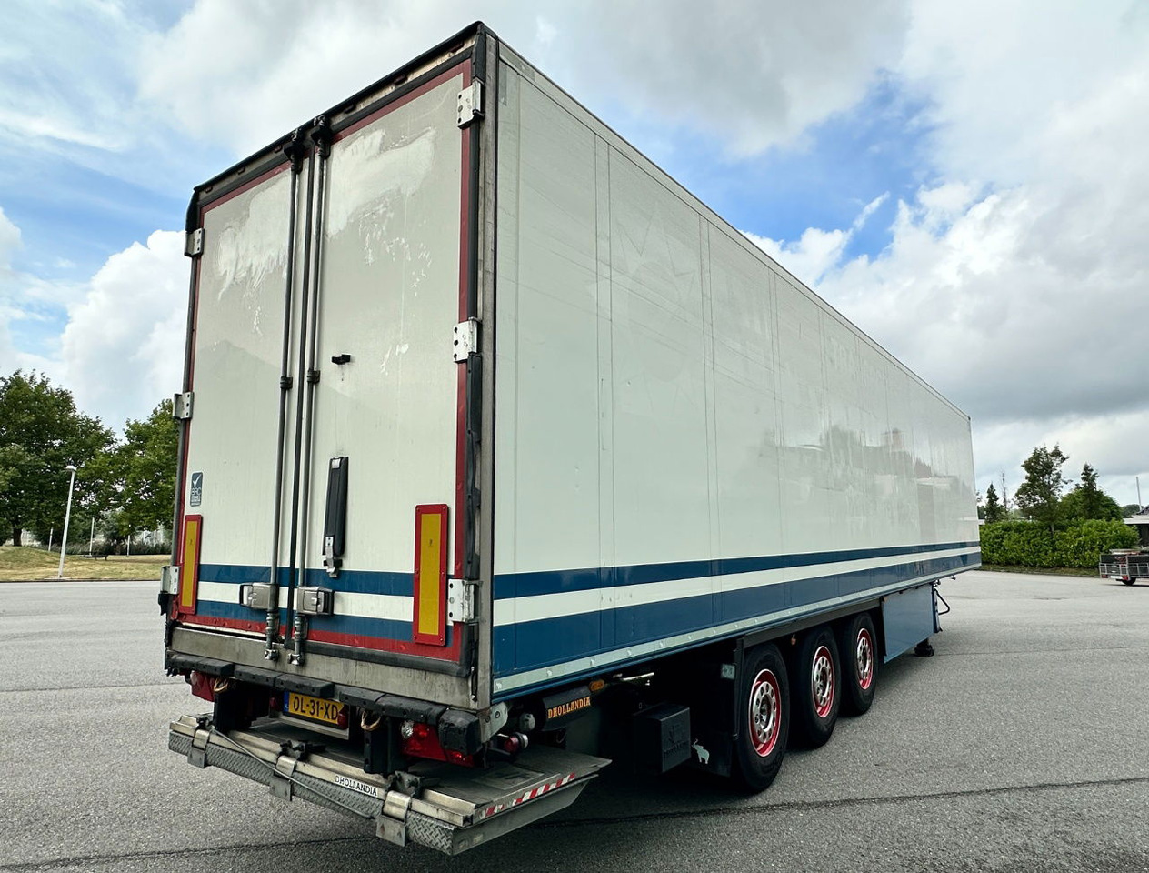 Schmitz Cargobull SCBS3B Carrier Vector 1550 Only 3367 Engine Hours Flowerwide 270 CM High Inside Lift Axle Tail Lift - Gjysmë rimorkio frigorifer: foto 4 Schmitz Cargobull SCBS3B Carrier Vector 1550 Only 3367 Engine Hours Flowerwide 270 CM High Inside Lift Axle Tail Lift - Gjysmë rimorkio frigorifer: foto 4
