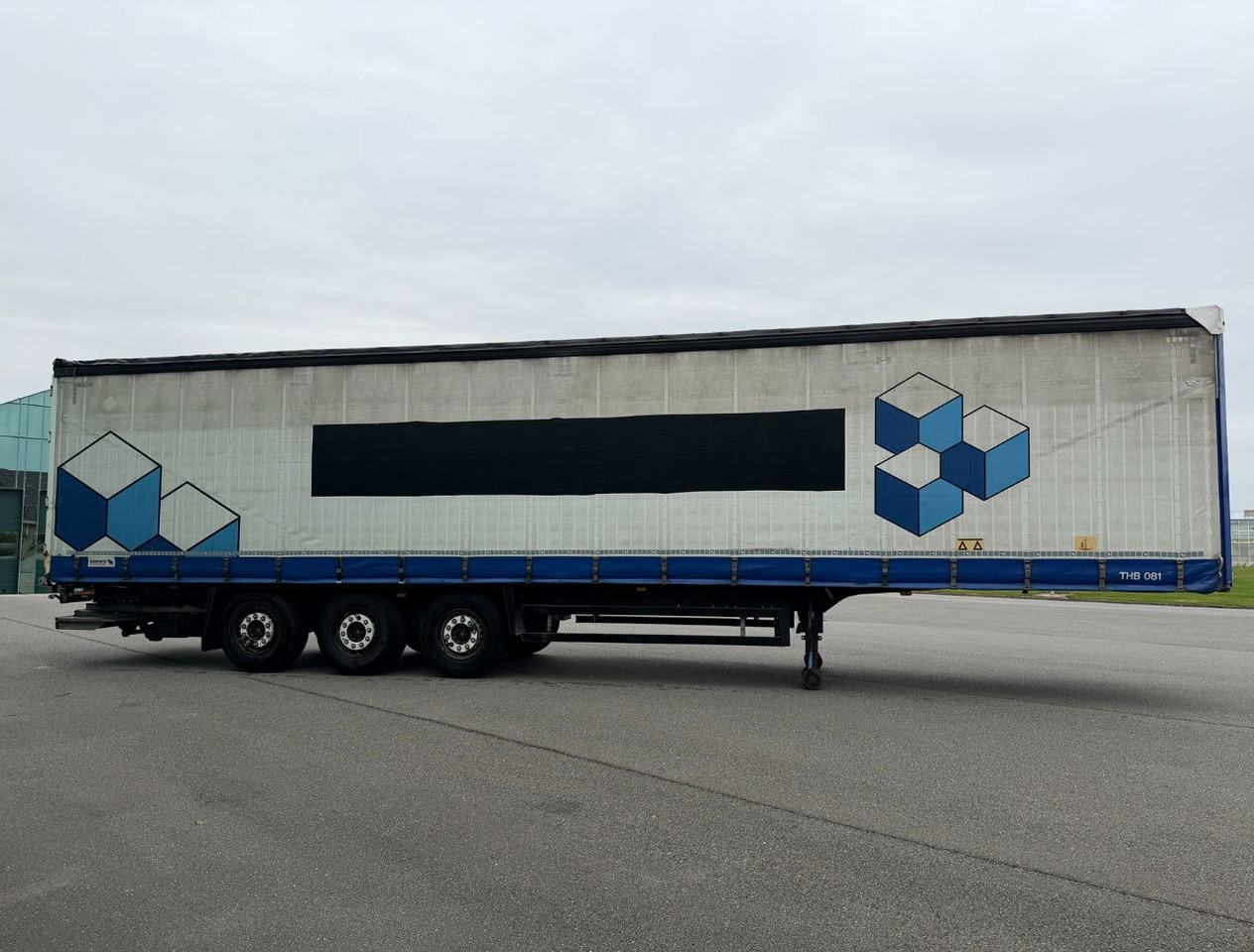 Schmitz Cargobull SCBS3T Disc Brakes Galvanised Chassis 2.000 KG Lift NL Trailer - Gjysmë rimorkio me tendë: foto 5 Schmitz Cargobull SCBS3T Disc Brakes Galvanised Chassis 2.000 KG Lift NL Trailer - Gjysmë rimorkio me tendë: foto 5