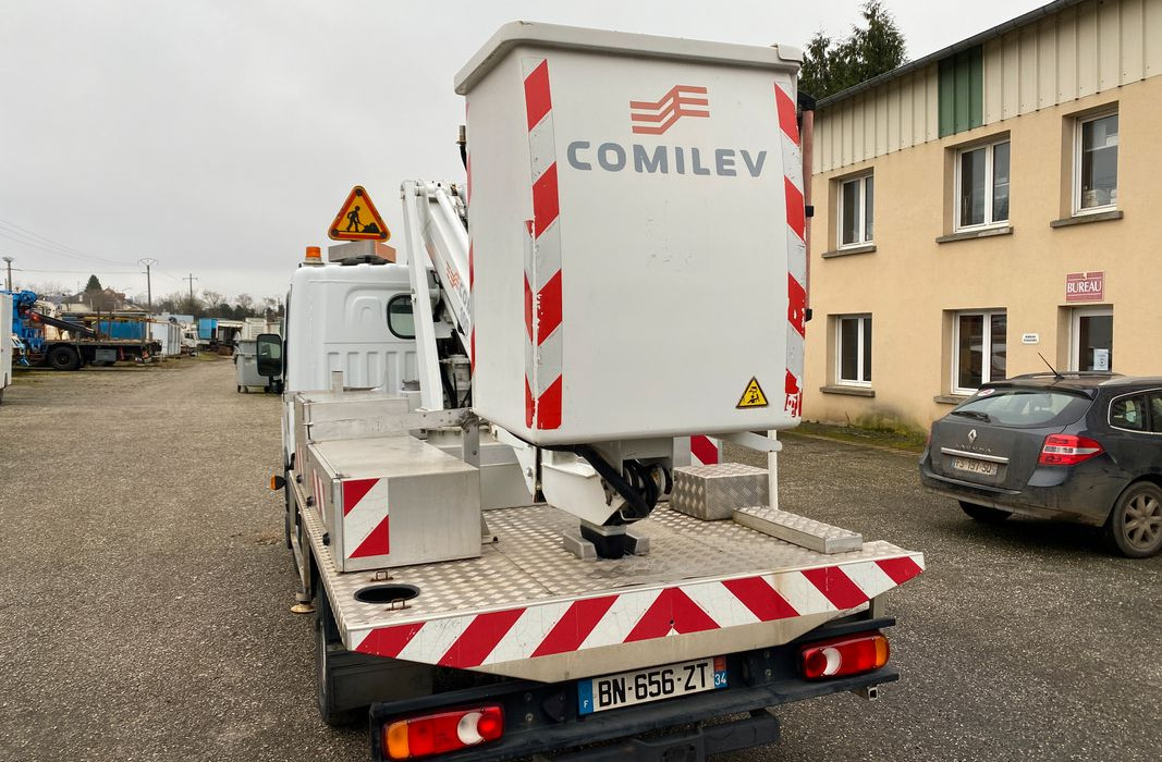 Nacelles sur VL et PL - Platformë ajrore e montuar në kamion: foto 4 Nacelles sur VL et PL - Platformë ajrore e montuar në kamion: foto 4