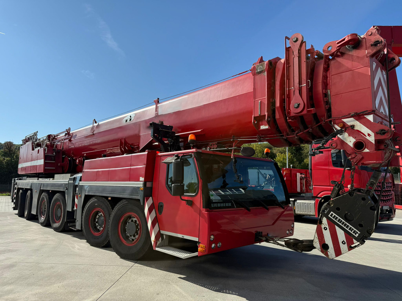 LIEBHERR LTM 1350-6.1 - Autovinç: foto 1 LIEBHERR LTM 1350-6.1 - Autovinç: foto 1