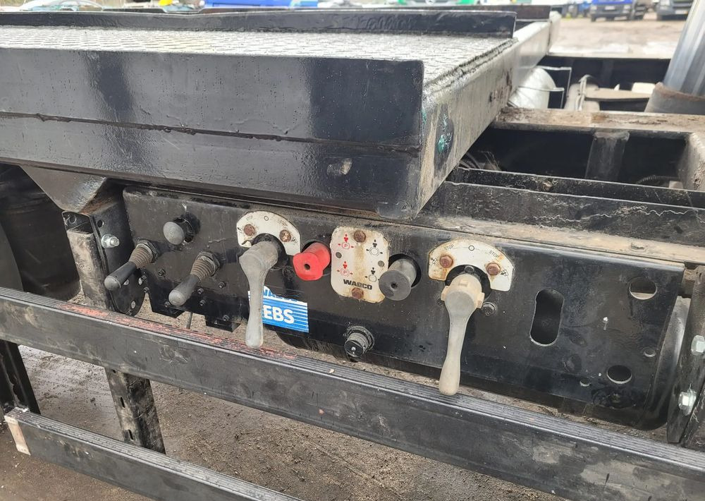 Krone Przyczepa wywrotka 3 osie wywrot - Makineritë e tjera: foto 5 Krone Przyczepa wywrotka 3 osie wywrot - Makineritë e tjera: foto 5