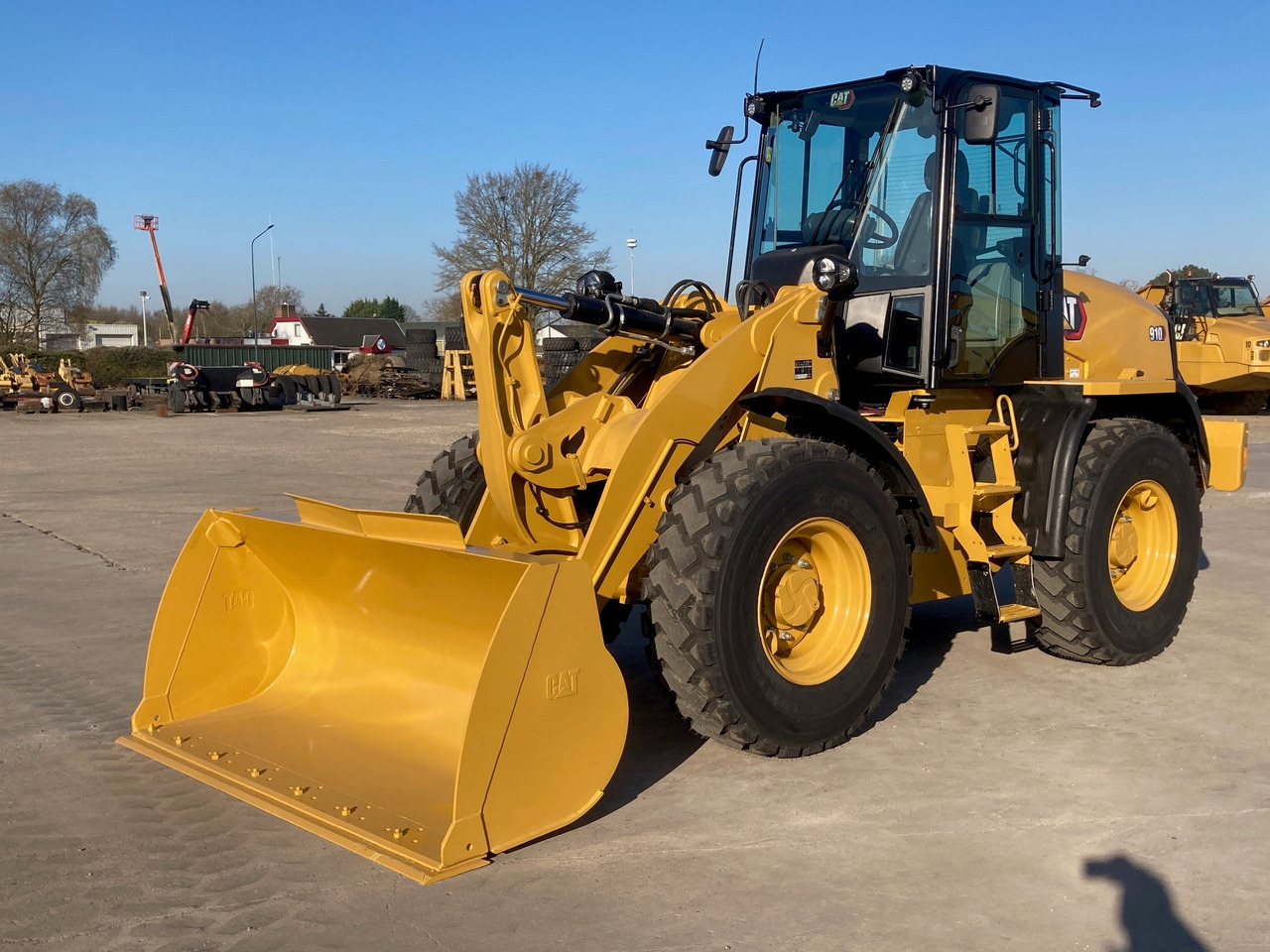 CATERPILLAR 910 - Fadrom me goma: foto 3 CATERPILLAR 910 - Fadrom me goma: foto 3