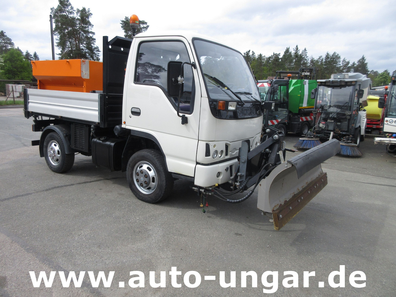 Durso Multimobil M3.50 Multicar Winterdienst 4x4 Kipper Pflug & Streuer - Makinë për heqjen e borës: foto 1 Durso Multimobil M3.50 Multicar Winterdienst 4x4 Kipper Pflug & Streuer - Makinë për heqjen e borës: foto 1