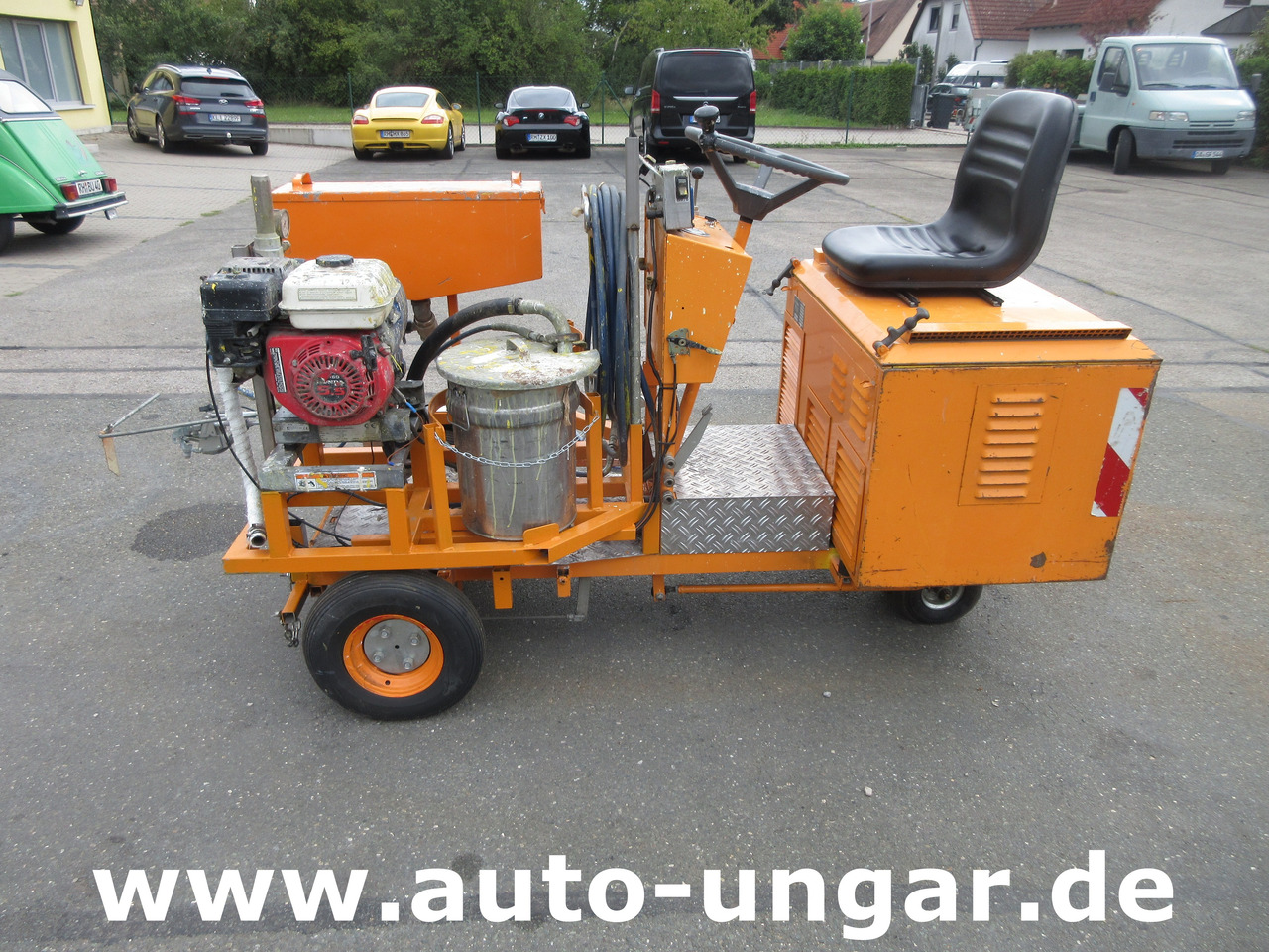 Graco LineLazer II 5900 auf Zindel VarioZet Linedriver Perlstreuer + Airless-Farb-Spritze Hofmann - Makineri asfalti: foto 3 Graco LineLazer II 5900 auf Zindel VarioZet Linedriver Perlstreuer + Airless-Farb-Spritze Hofmann - Makineri asfalti: foto 3