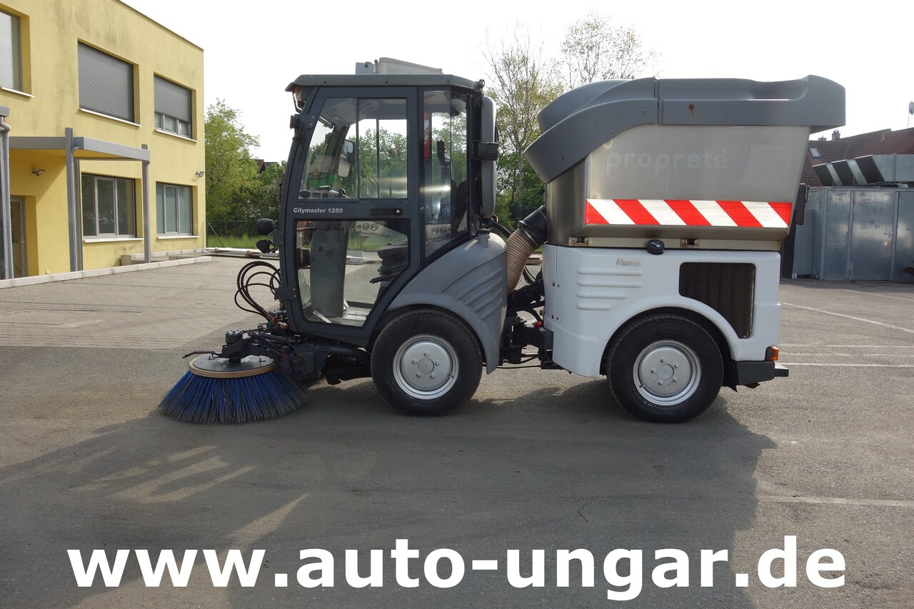 Hako CityMaster CM 1250 Baujahr 2014 Kehrmaschine 4x4 - Makinë fshirëse për rrugët: foto 5 Hako CityMaster CM 1250 Baujahr 2014 Kehrmaschine 4x4 - Makinë fshirëse për rrugët: foto 5