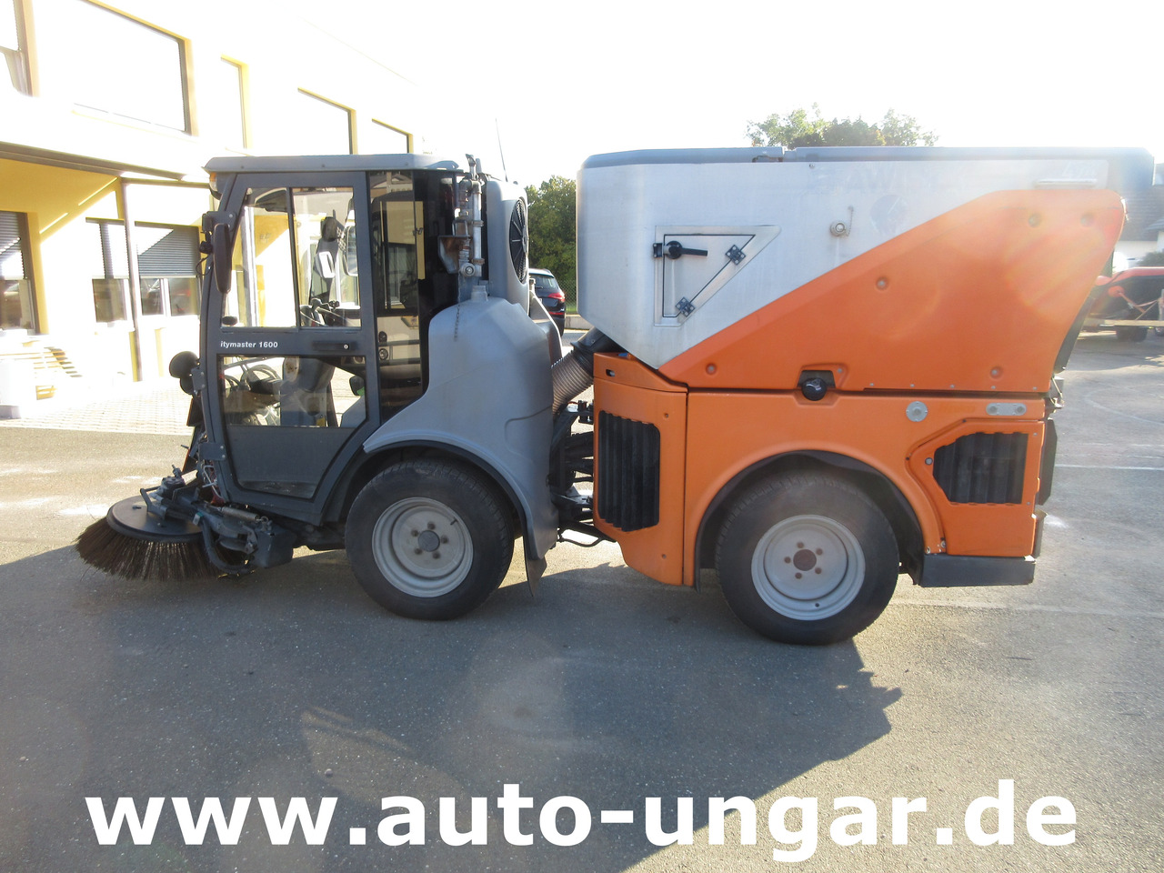 Hako CityMaster CM 1600 Kehrmaschine Knicklenkung Allrad Kommunalfahrzeug - Makinë fshirëse për rrugët: foto 4 Hako CityMaster CM 1600 Kehrmaschine Knicklenkung Allrad Kommunalfahrzeug - Makinë fshirëse për rrugët: foto 4