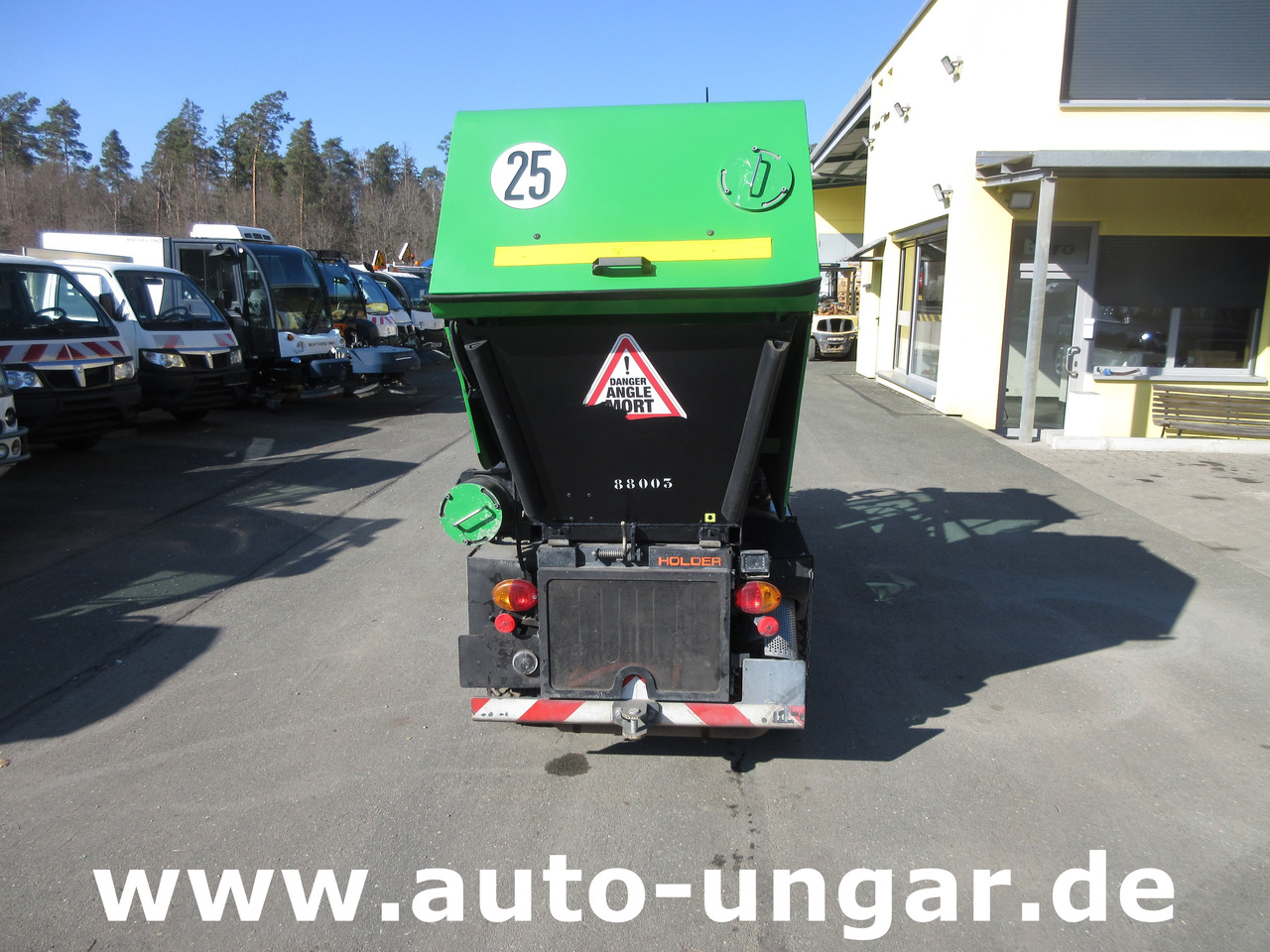 Holder X40 / X45 Baujahr 2017 Knicklenkung Kehraufbau 4x4 Kommunalhydraulik Frontheber - Makinë fshirëse për rrugët: foto 4 Holder X40 / X45 Baujahr 2017 Knicklenkung Kehraufbau 4x4 Kommunalhydraulik Frontheber - Makinë fshirëse për rrugët: foto 4